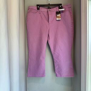 NWT Women’s Lee Capri Pants Size 20M | Pansy Purple | Mid Rise Stretch Cropped